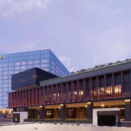 Hilton Bengaluru Embassy Manyata Business Park Hotel Екстериор снимка