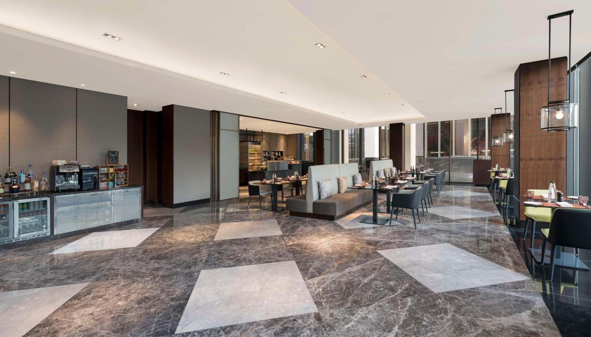 Hilton Bengaluru Embassy Manyata Business Park Hotel Екстериор снимка