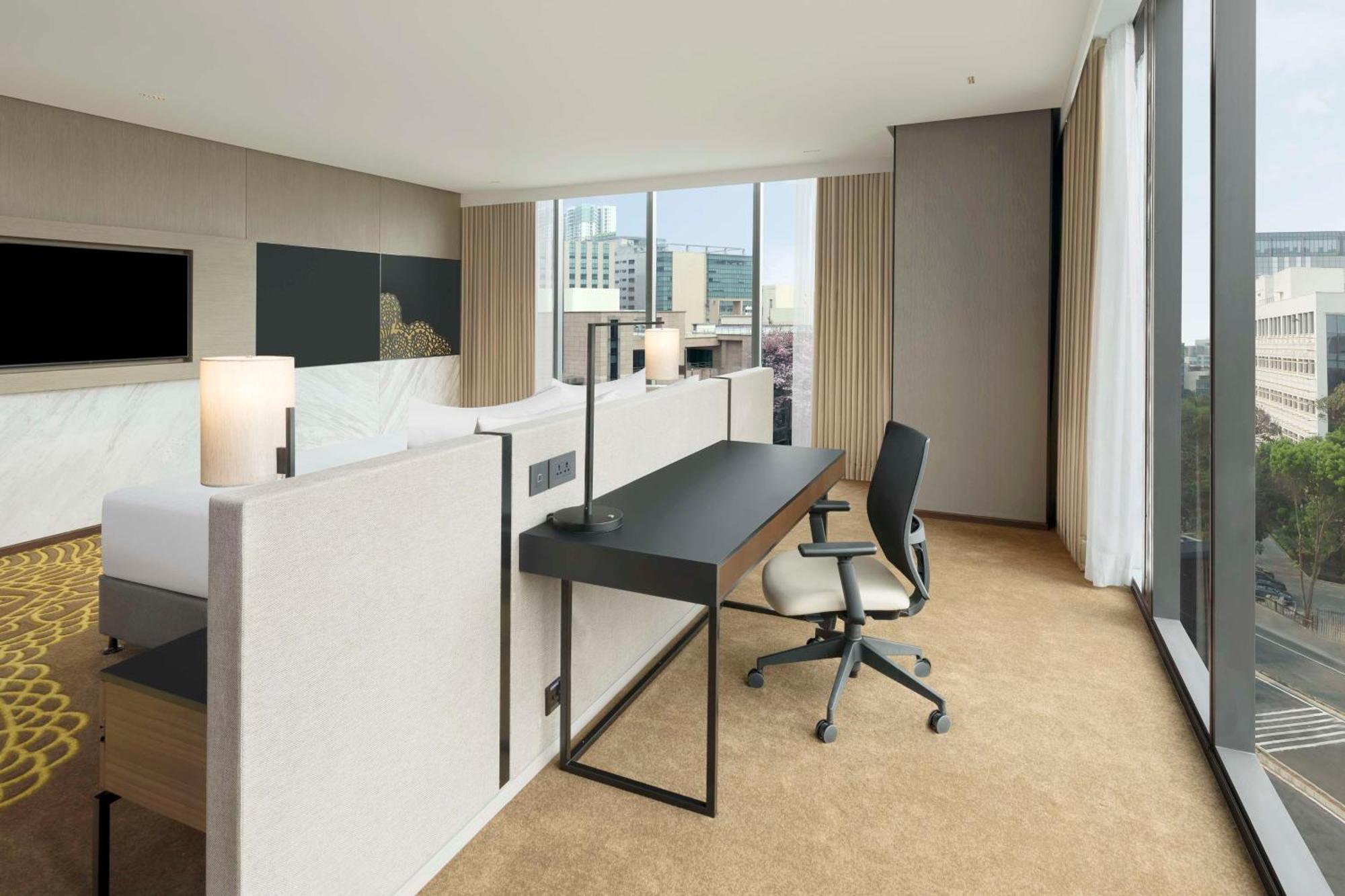 Hilton Bengaluru Embassy Manyata Business Park Hotel Екстериор снимка