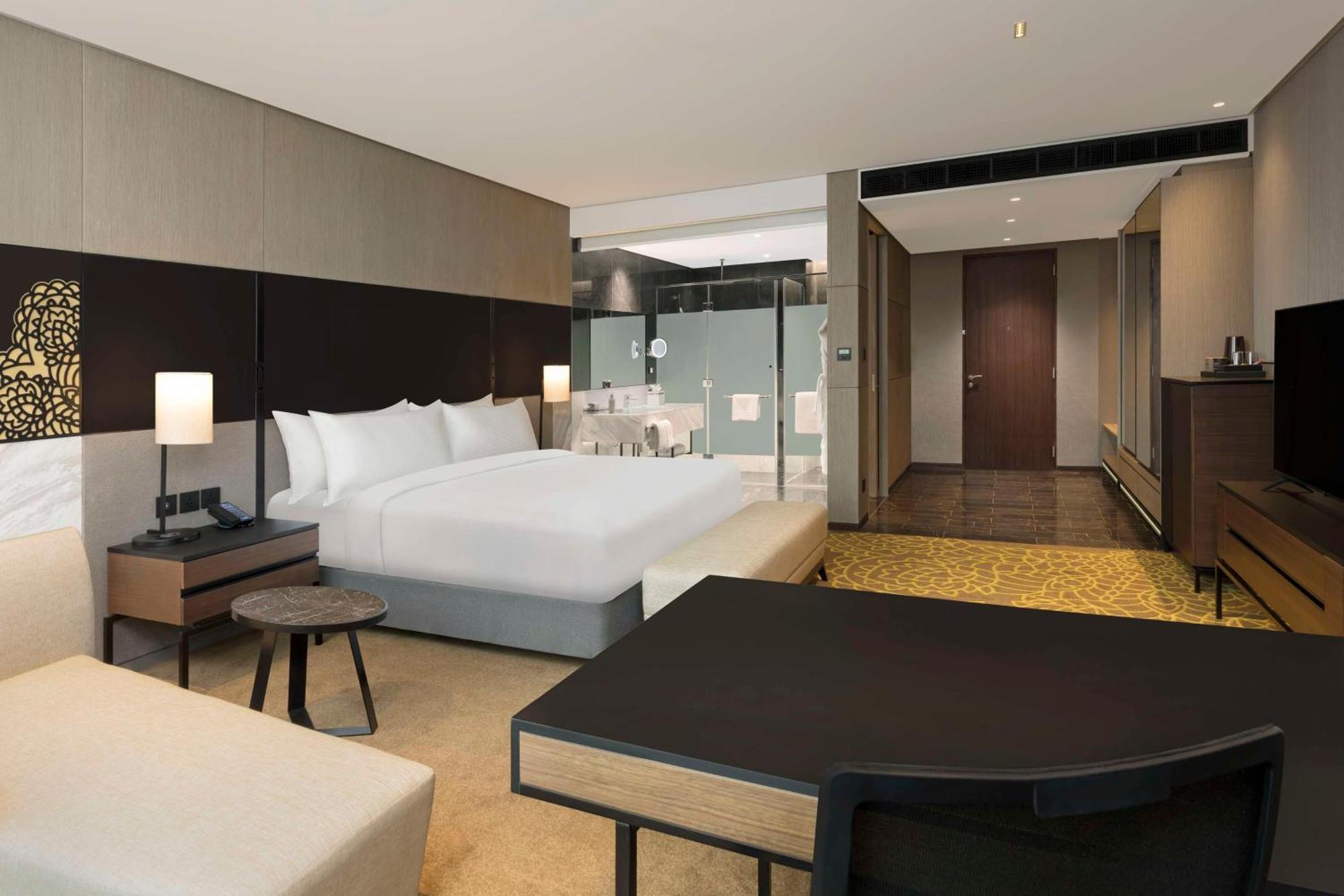 Hilton Bengaluru Embassy Manyata Business Park Hotel Екстериор снимка