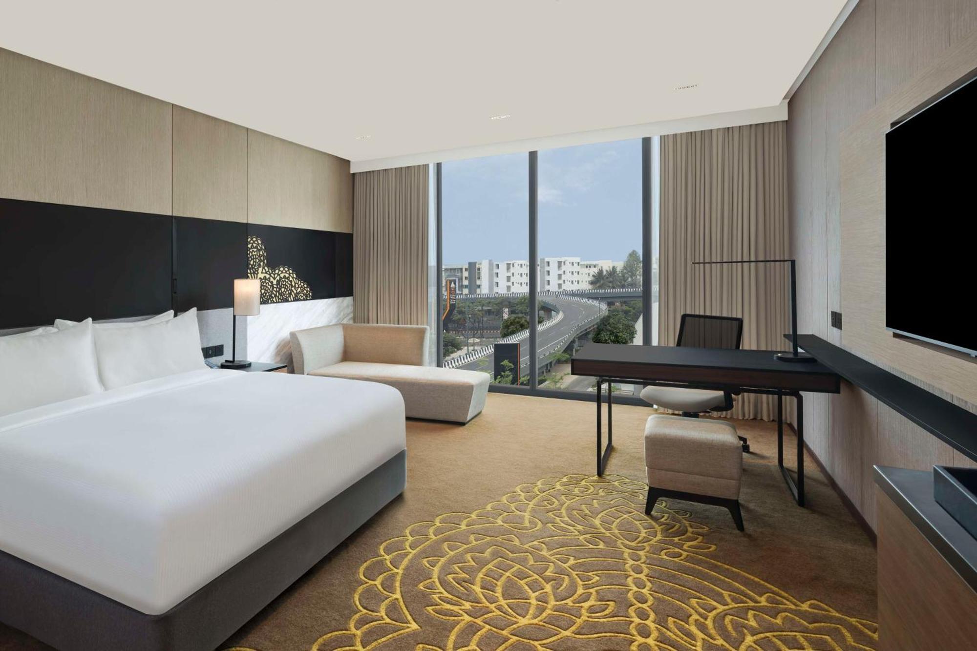 Hilton Bengaluru Embassy Manyata Business Park Hotel Екстериор снимка